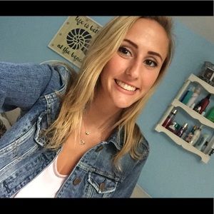 Meet your Posher, Holly